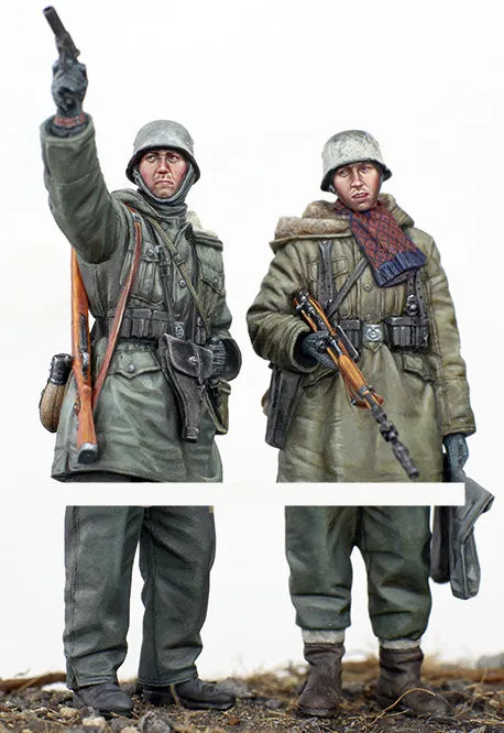 1/35 WWII German Wehrmacht Set, 4 Figures, Resin Model Figure Kit, Unassembled and Unpainted