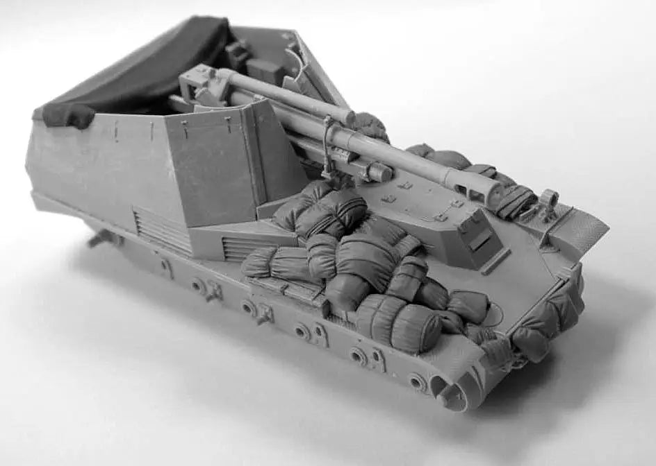 1/35 WWII M3 Half-track, 6 Figures, Resin Model Diorama Kit, Unassembled and Unpainted