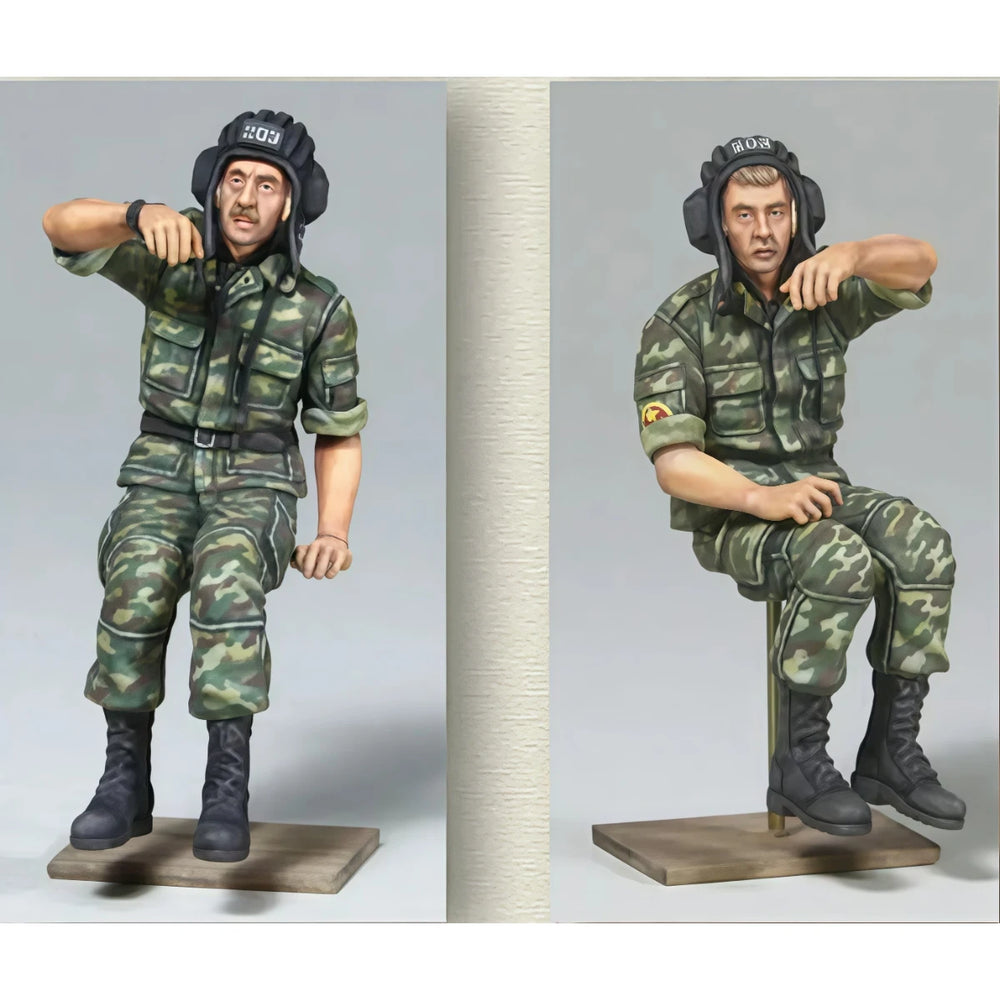 1/35 Modern Infantry in Digital Camouflage, 2 Figures, Resin Model Figure Kit, Unassembled and Unpainted