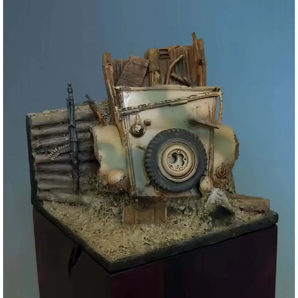 1/35 WWII German Destroyed Truck, Resin Model Diorama Kit, Unassembled and Unpainted