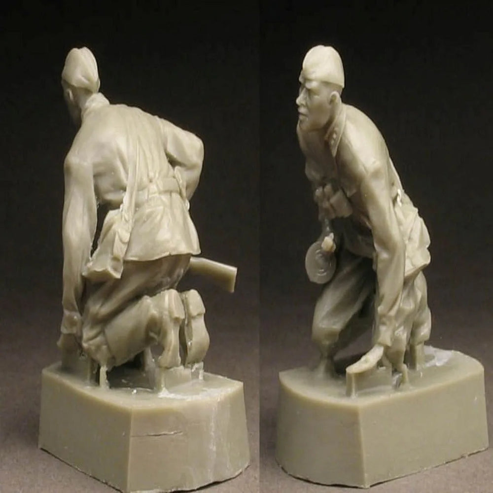 1/35 WWII Soviet Red Army Commander, Resin Model Figure Kit, Unassembled and Unpainted