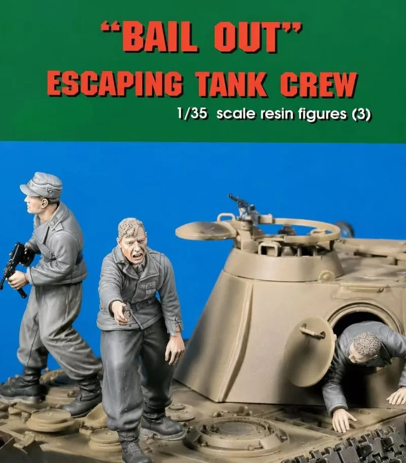 1/35 WWII Tank Crew Escape, 3 Figures, Resin Model Figure Kit, Unassembled and Unpainted