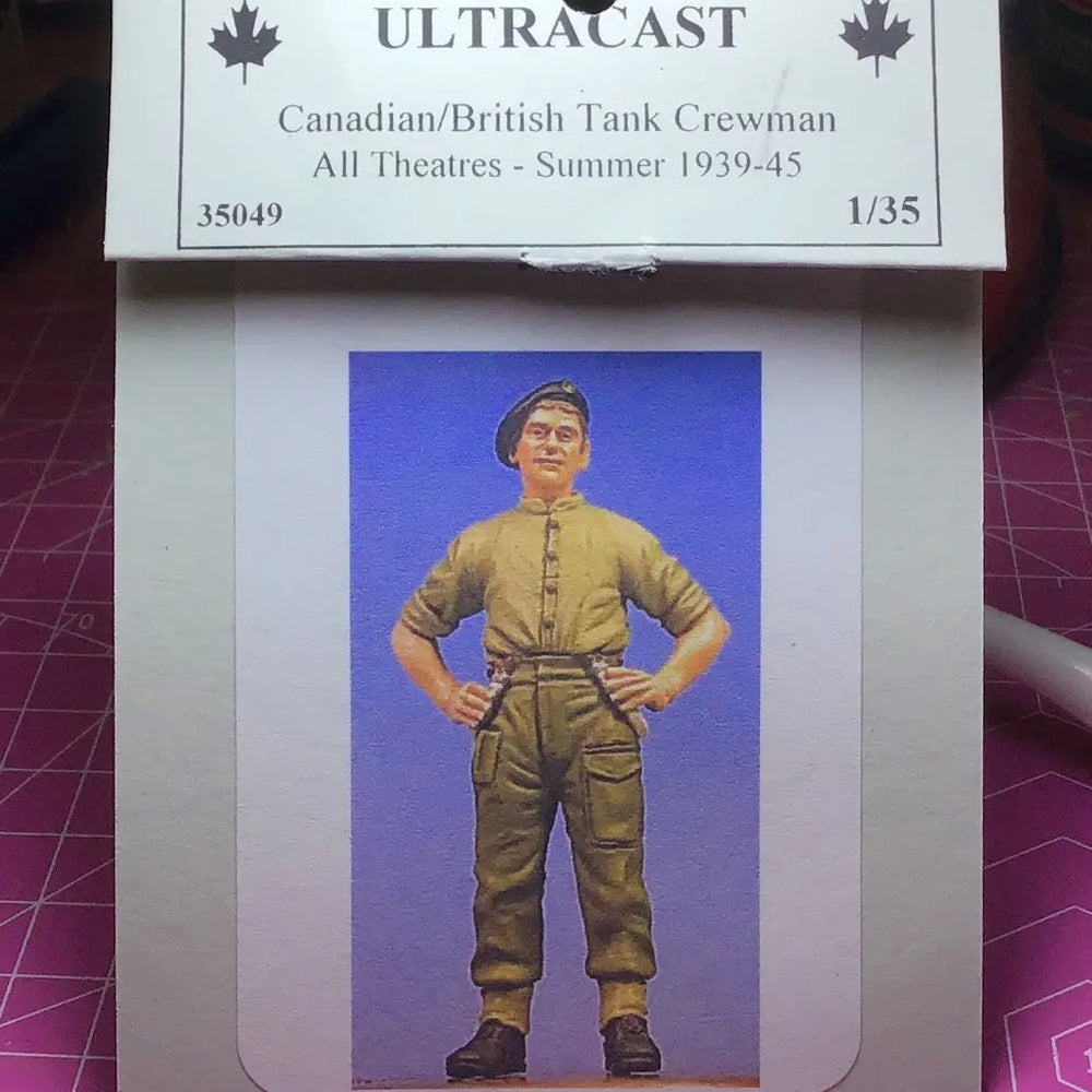 1/35 WWII Allied Infantryman on Alert, Resin Model Figure Kit, Unassembled and Unpainted