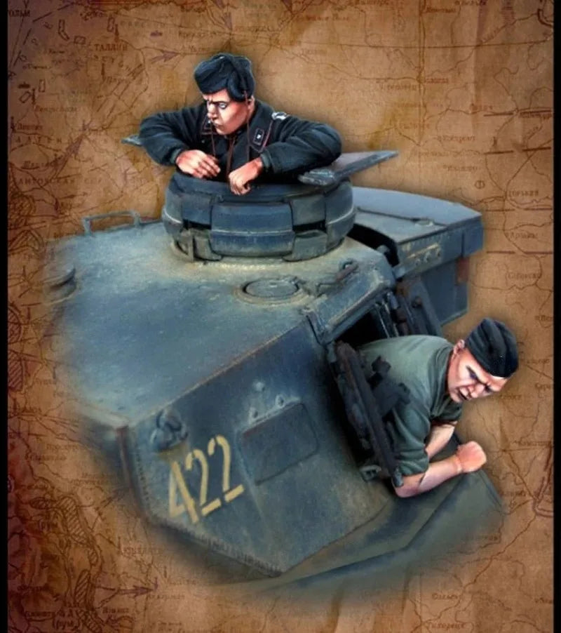 1/35 WWII German Panzer Crew in Combat Action, 2 Figures, Resin Model Figure Kit, Unassembled and Unpainted