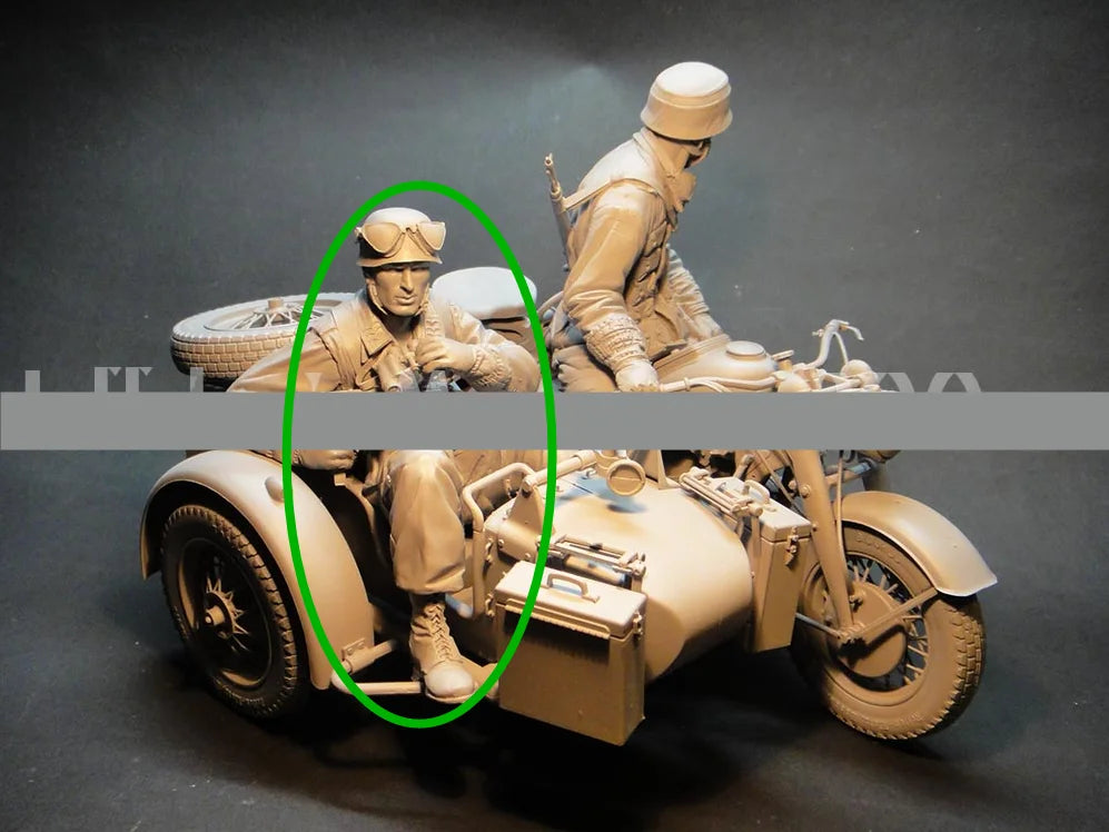 1/9 WWI Military with Motorcycle, 2 Figures, Resin Model Figure Kit, Unassembled and Unpainted