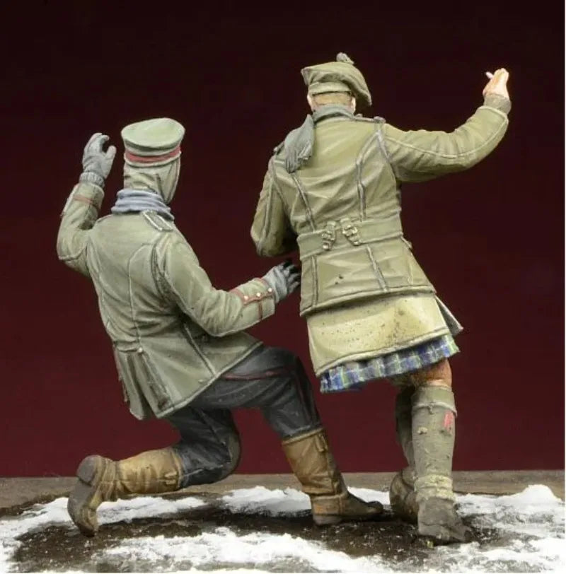 1/35 WWI Christmas Truce Scene, 2 Figures, Resin Model Figure Kit, Unassembled and Unpainted