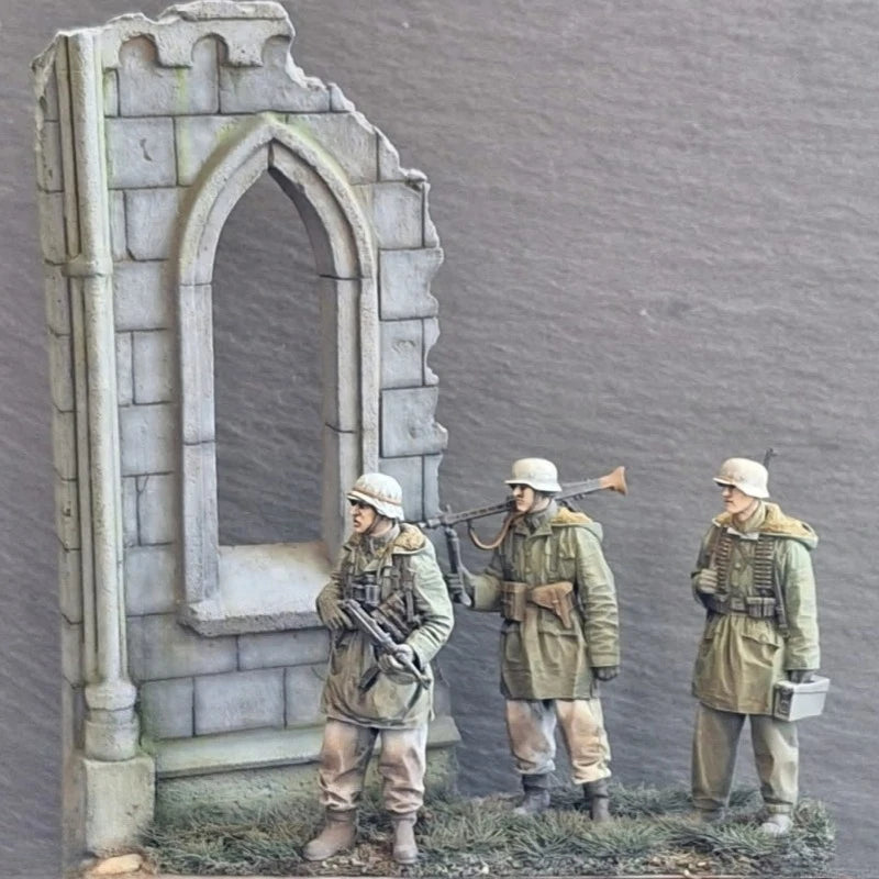 1/35 WWII German Infantry Squad Assaulting Fortification, 3 Figures, Resin Model Figure Kit, Unassembled and Unpainted