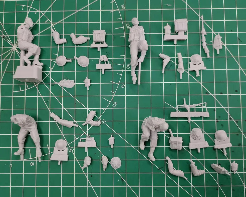 1/35 WWII British Desert War Soldiers, 4 Figures, Resin Model Figure Kit, Unassembled and Unpainted