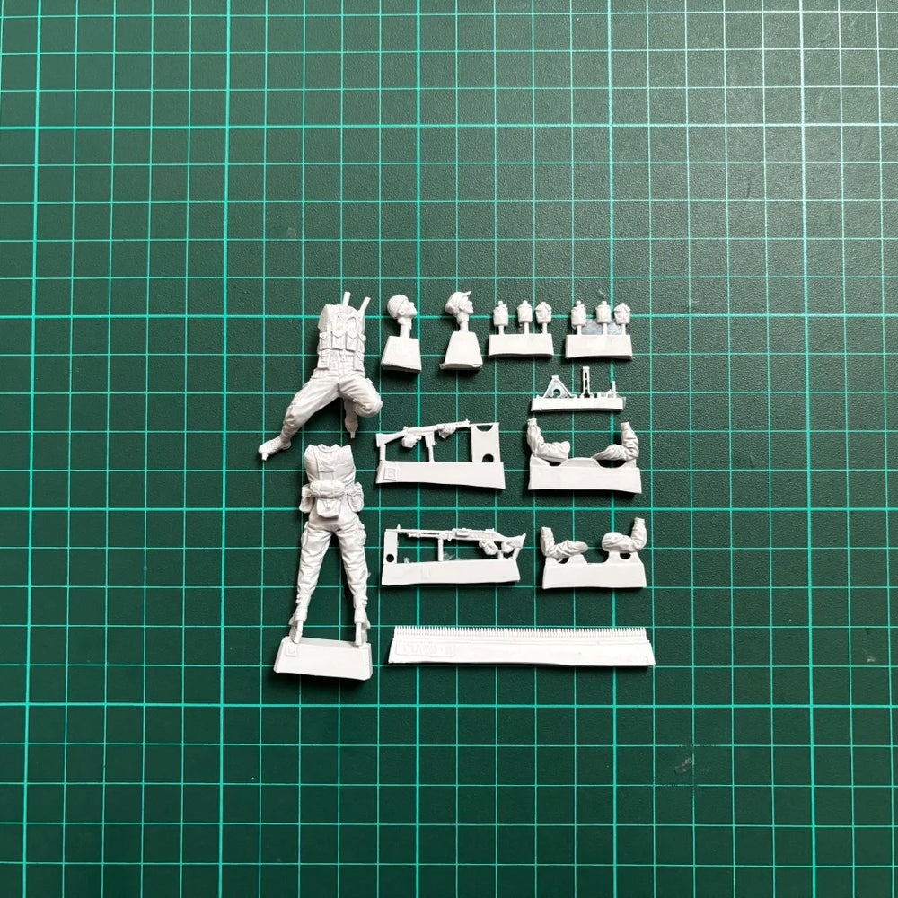 1/35 Modern Rhodesian Infantry in Combat Assault, 3 Figures, Resin Model Figure Kit, Unassembled and Unpainted