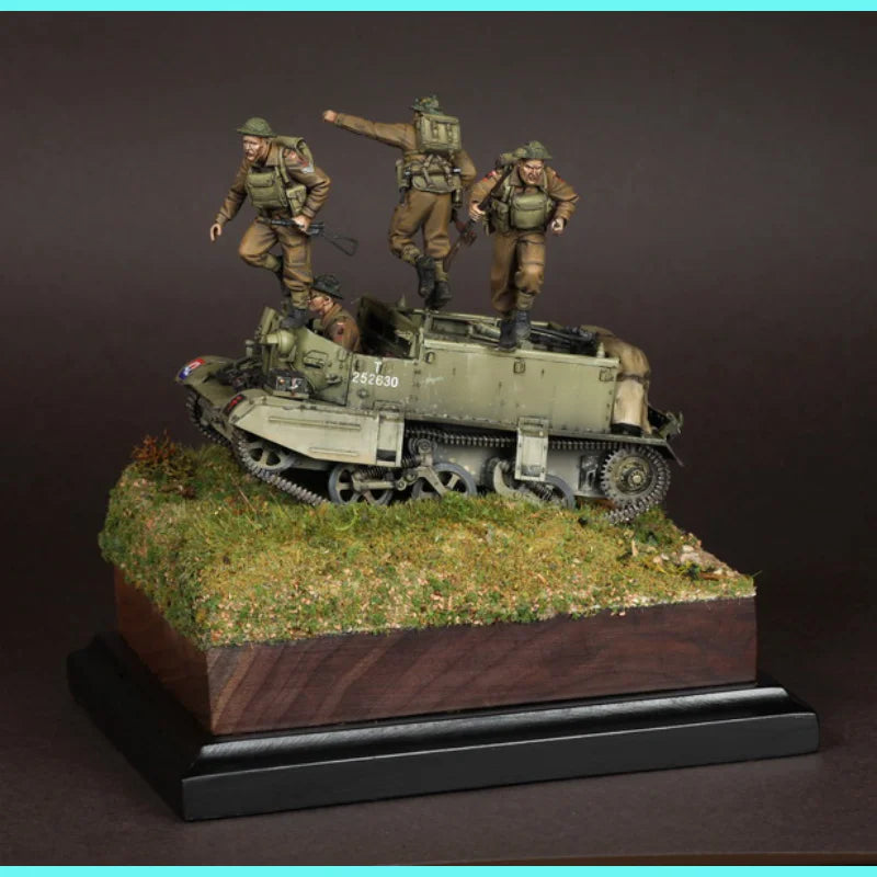 1/35 Cold War Military, 4 Figures, Resin Model Diorama Kit, Unassembled and Unpainted