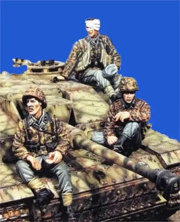 1/35 WWII German Anti-Tank Crew in Trenches, 4 Figures, Resin Model Figure Kit, Unassembled and Unpainted