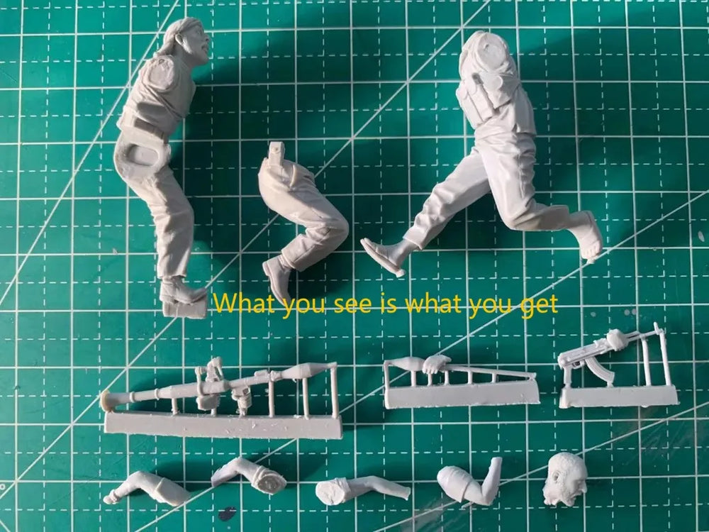 1/35 Modern Arab Rebels Advancing with Rifles, 2 Figures, Resin Model Figure Kit, Unassembled and Unpainted