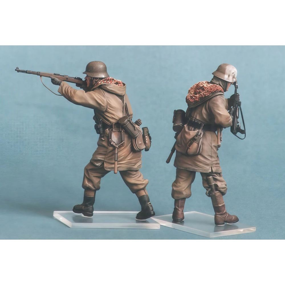 1/35 WWII German Infantry in Combat Poses, 6 Figures, Resin Model Figure Kit, Unassembled and Unpainted