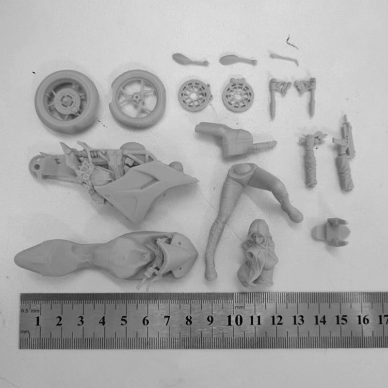 1/24 Armed Female Biker on Motorcycle, Resin Model Figure Kit, Unassembled and Unpainted