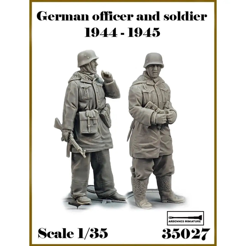 1/35 WWII German Officer and Infantryman in Overcoats, 2 Figures, Resin Model Figure Kit, Unassembled and Unpainted