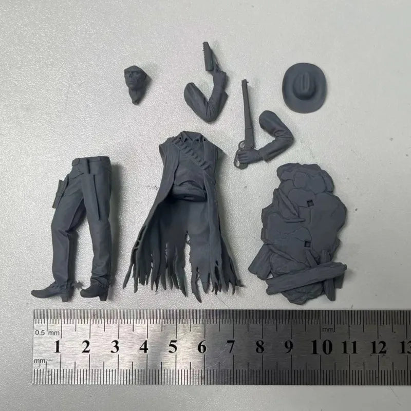 1/24 Ghoul Western Gunslinger, Resin Model Figure Kit, Fantasy Theme, Unassembled and Unpainted