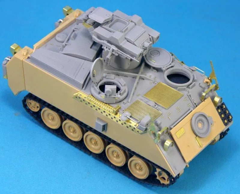 1/35 Modern M113 Armored Personnel Carrier, Resin Model Vehicle Kit, Unassembled and Unpainted