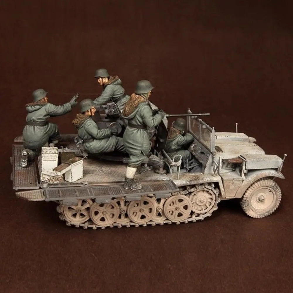 1/35 WWII German Halftrack Gun Crew, 5 Figures, Resin Model Figure Kit, Unassembled and Unpainted