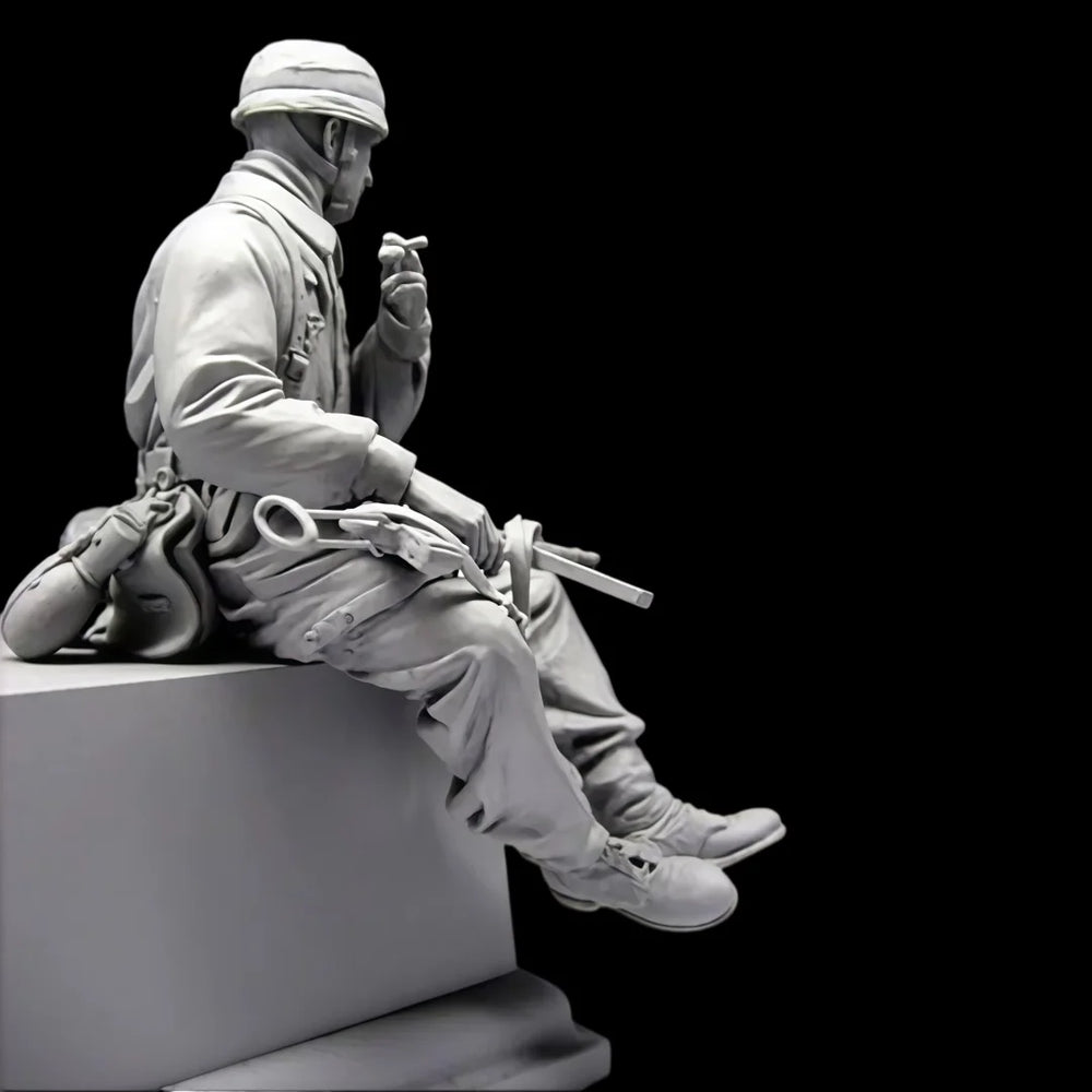 1/16 WWI British Infantry Resting with Rifles, Resin Model Figure Kit, Unassembled and Unpainted