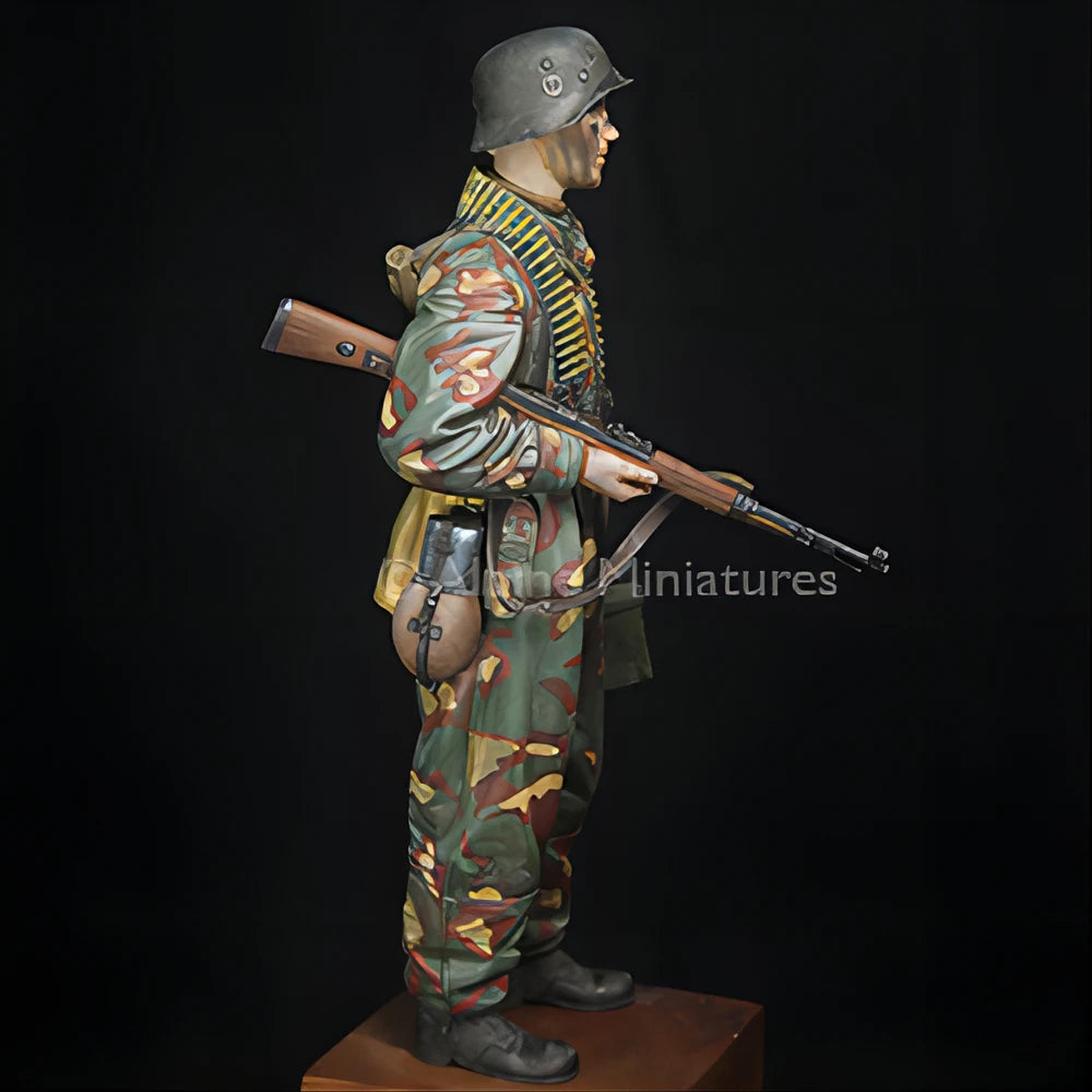 1/16 WWI German Infantryman in Puttees, Resin Model Figure Kit, Unassembled and Unpainted