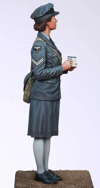 1/16 WWII British Female Soldier Officer, Resin Model Figure Kit, Unassembled and Unpainted