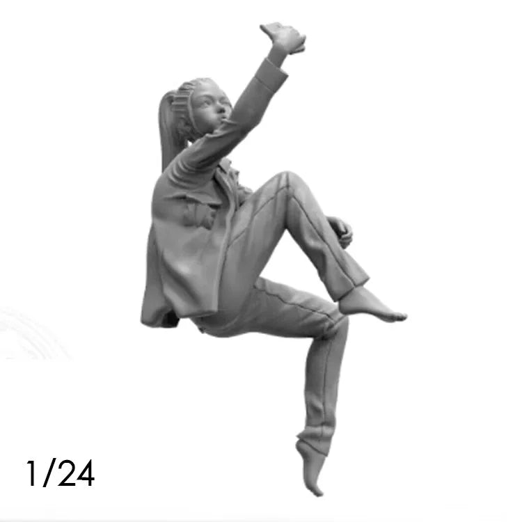 1/24 Contemporary Female in Athletic Poses, Resin Model Figure Kit, Unassembled and Unpainted