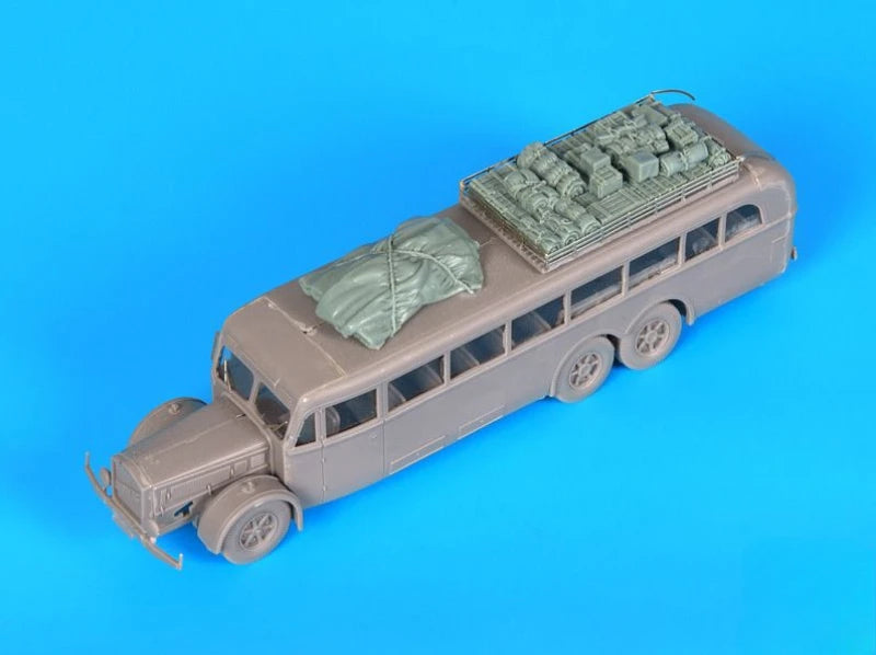 1/72 Omnibus Buses, Resin Model Vehicle Kit, Historical Theme, Unassembled and Unpainted