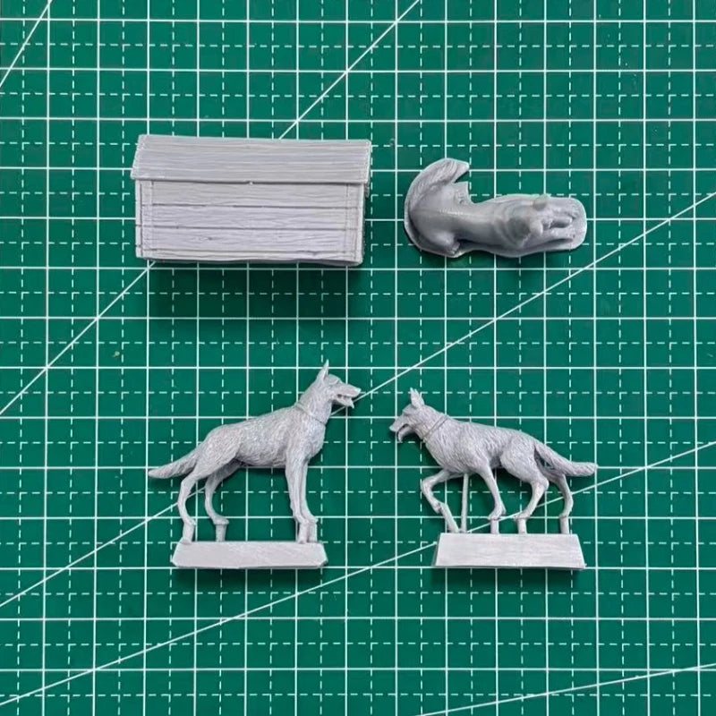 1/35 Guard Dogs with Doghouse, 2 Figures, Resin Model Diorama Kit, Wildlife Theme, Unassembled and Unpainted