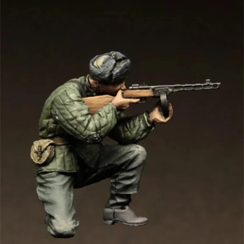 1/35 WWII Soviet Infantry Kneeling with Rifle, Resin Model Figure Kit, Unassembled and Unpainted