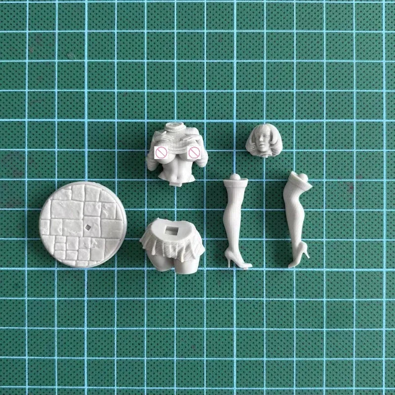 1/24 Secret Agent in Domino Mask and Stockings, Resin Model Figure Kit, Unassembled and Unpainted