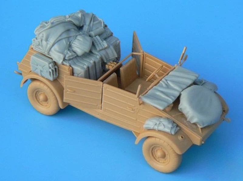 1/35 WWII German Type 82 Truck, Resin Model Vehicle Kit, Unassembled and Unpainted