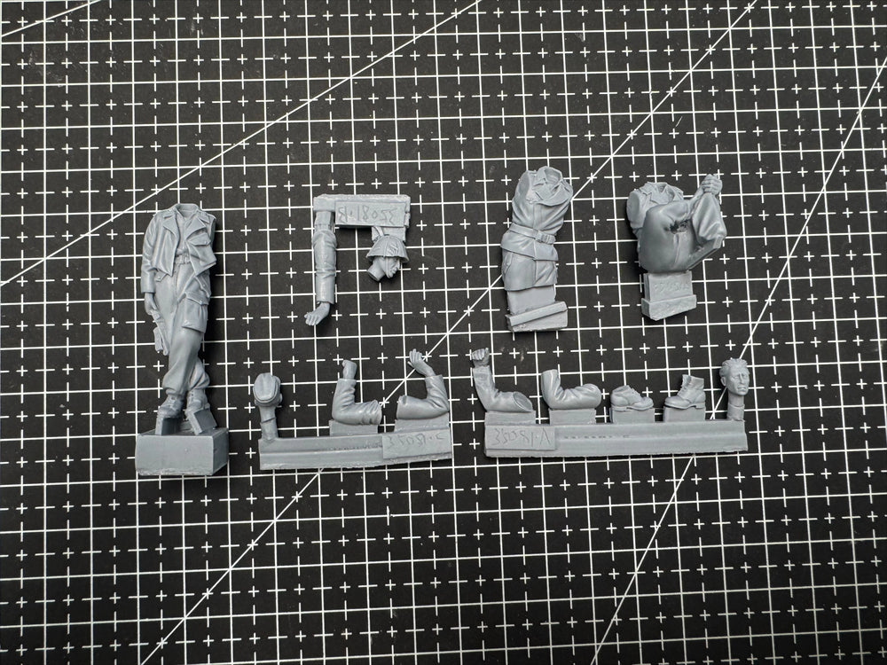 1/35 Modern Armored Crew, 3 Figures, Resin Model Figure Kit, Unassembled and Unpainted