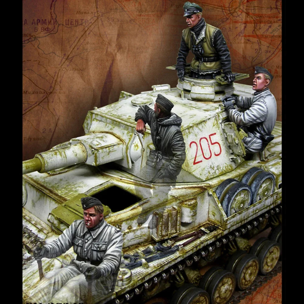 1/35 WWII Soviet Tank No. 205 Commander and Crew, 4 Figures, Resin Model Vehicle Kit, Unassembled and Unpainted