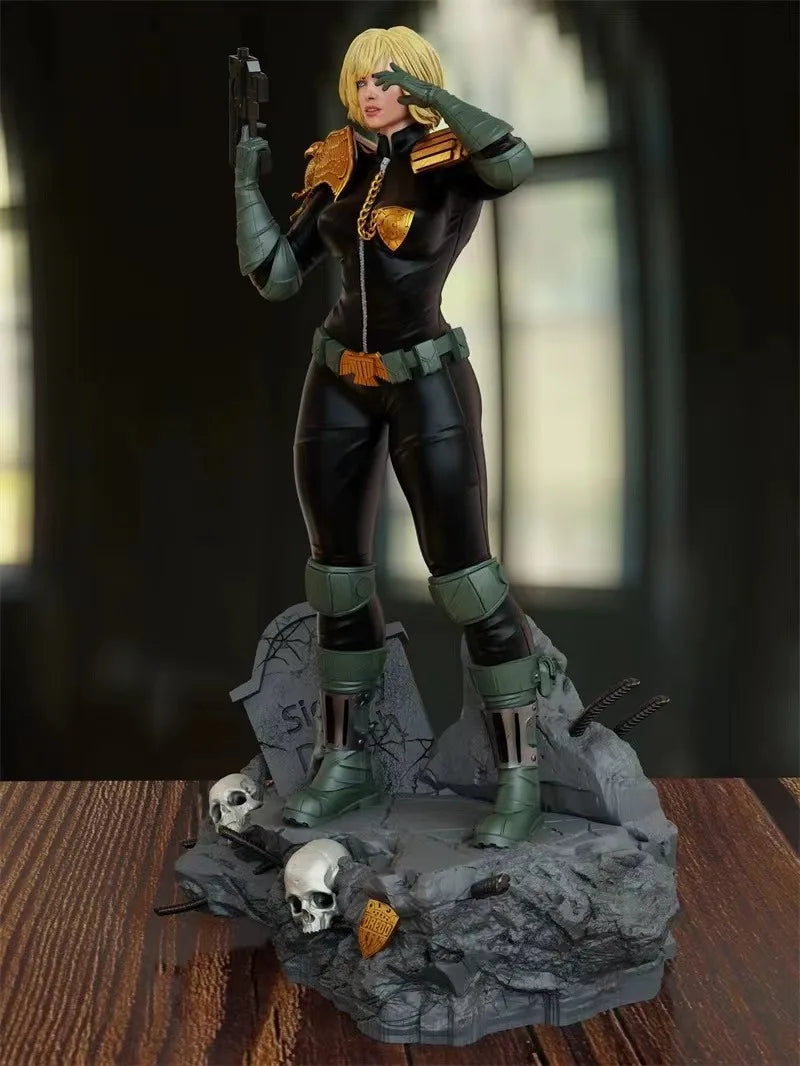 1/24 Judge Dredd Cassandra, Resin Model Figure Kit, Sci-Fi Theme, Unassembled and Unpainted