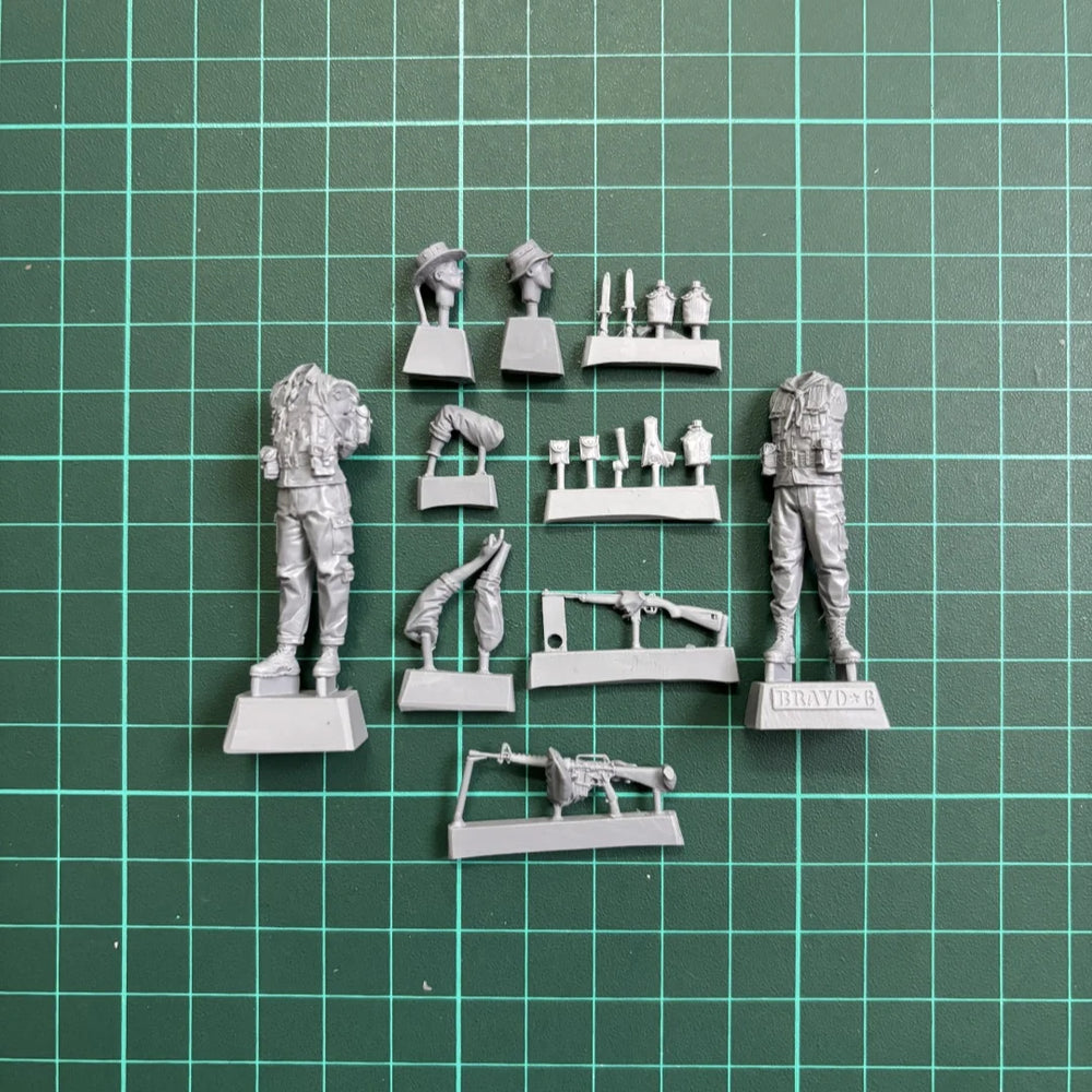 1/35 Vietnam War US Special Forces, 2 Figures, Resin Model Figure Kit, Unassembled and Unpainted