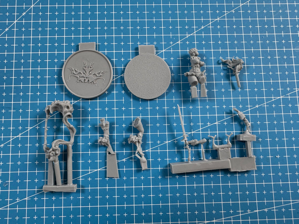 40mm Female Warrior in Ornate Armor, Resin Model Figure Kit, Fantasy Theme, Unassembled and Unpainted