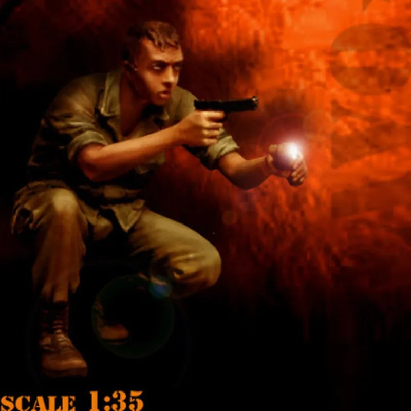 1/35 WWII US Rifleman Kneeling with Rifle, Resin Model Figure Kit, Unassembled and Unpainted