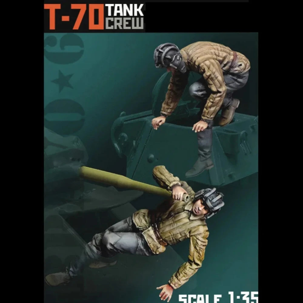 1/35 WWII Soviet T-70 Commander and Gunner, 3 Figures, Resin Model Figure Kit, Unassembled and Unpainted