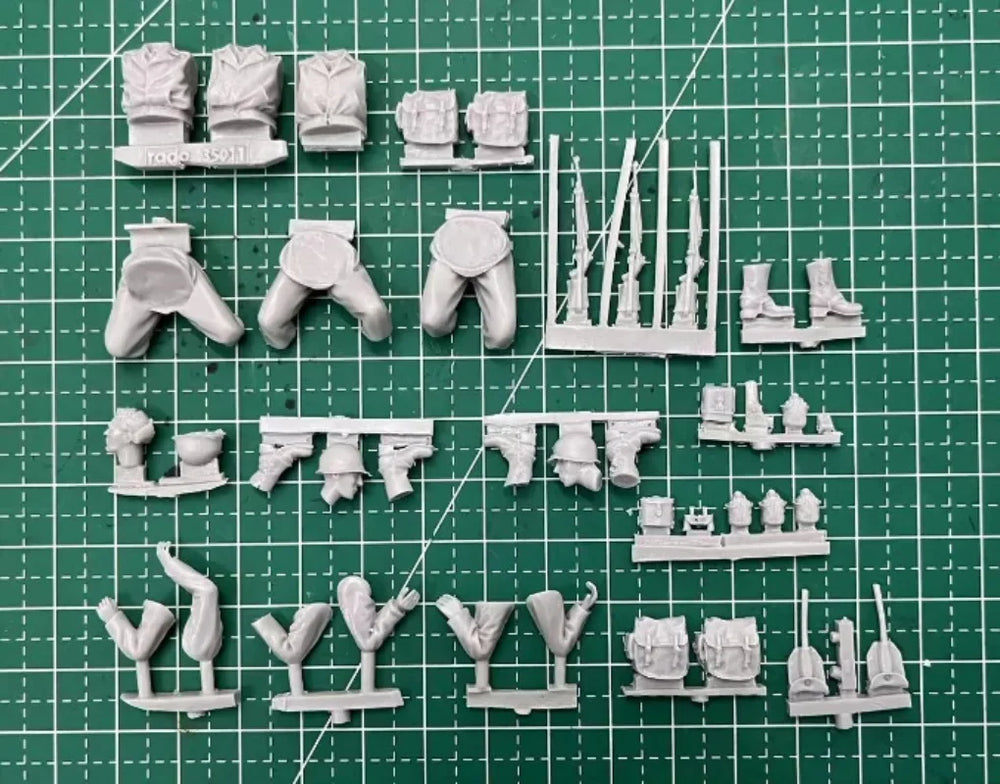 1/35 WWII German Motorcycle Sidecar, 3 Figures, Resin Model Diorama Kit, Unassembled and Unpainted