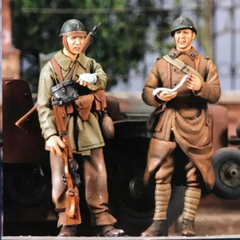 1/35 WWI French Infantry with Adrian Helmets, 2 Figures, Resin Model Figure Kit, Unassembled and Unpainted