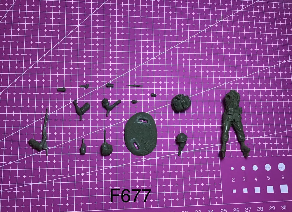 1/35 Soldier, Resin Model Figure Kit, Military Theme, Unassembled and Unpainted