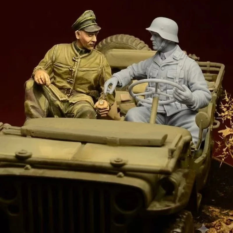 1/35 WWII Military Jeep Crew, 2 Figures, Resin Model Figure Kit, Unassembled and Unpainted