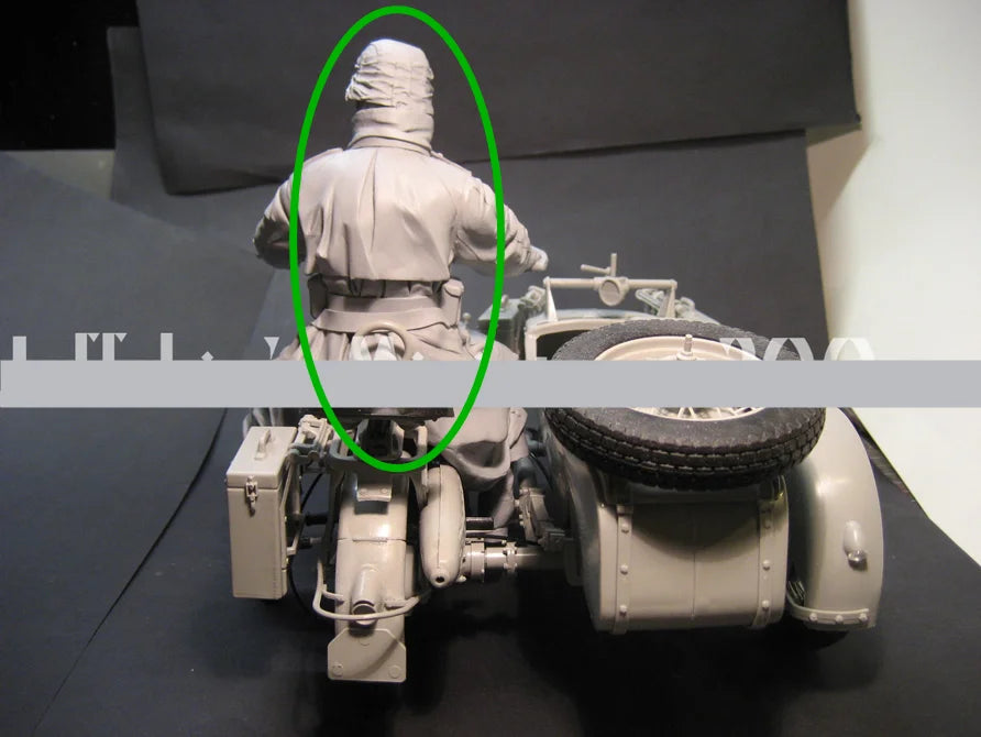 1/9 WWII German Soldier with Motorcycle, Resin Model Figure Kit, Unassembled and Unpainted