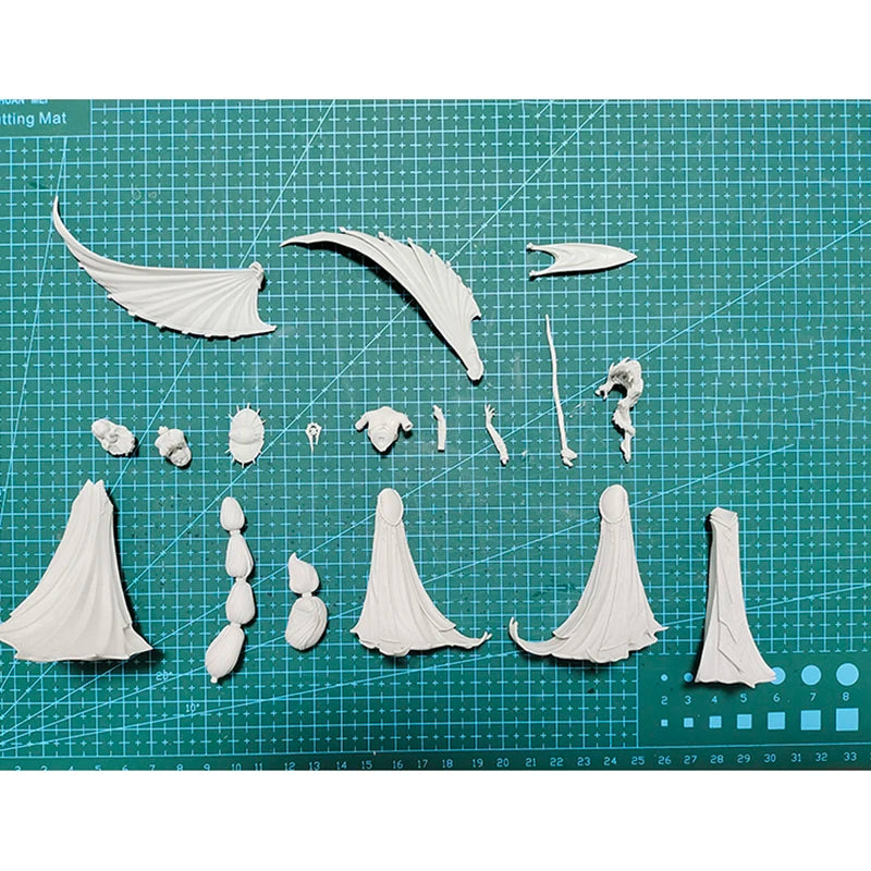 1/24 Horned Sorceress with Magical Scepter, Resin Model Figure Kit, Fantasy Theme, Unassembled and Unpainted