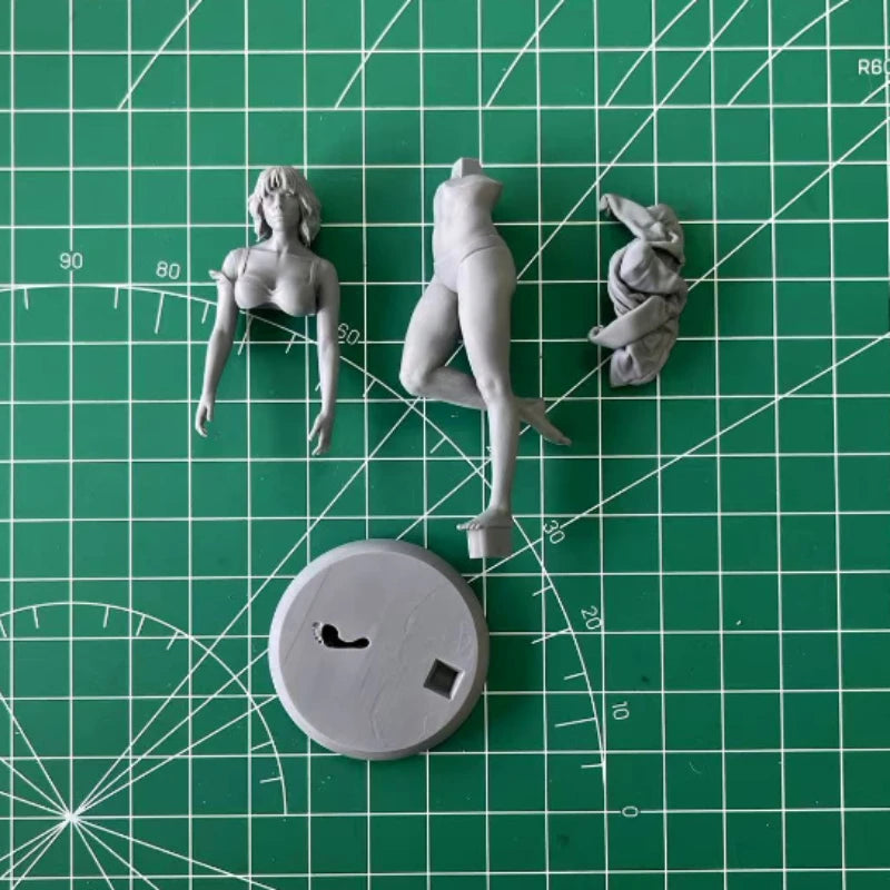 1/24 Short Hair Beauty, Resin Model Figure Kit, Unassembled and Unpainted