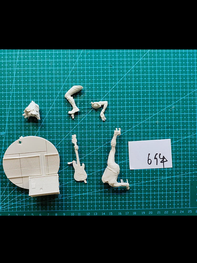 1/24 Modern Rock Musician, Resin Model Figure Kit, Unassembled and Unpainted