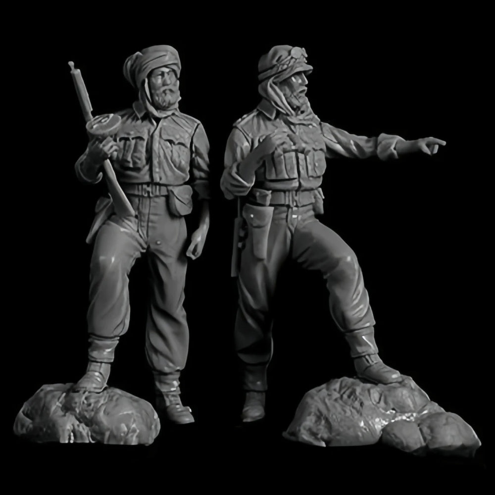 1/35 WWII British Riflemen Charging with Bayonets, 4 Figures, Resin Model Figure Kit, Unassembled and Unpainted