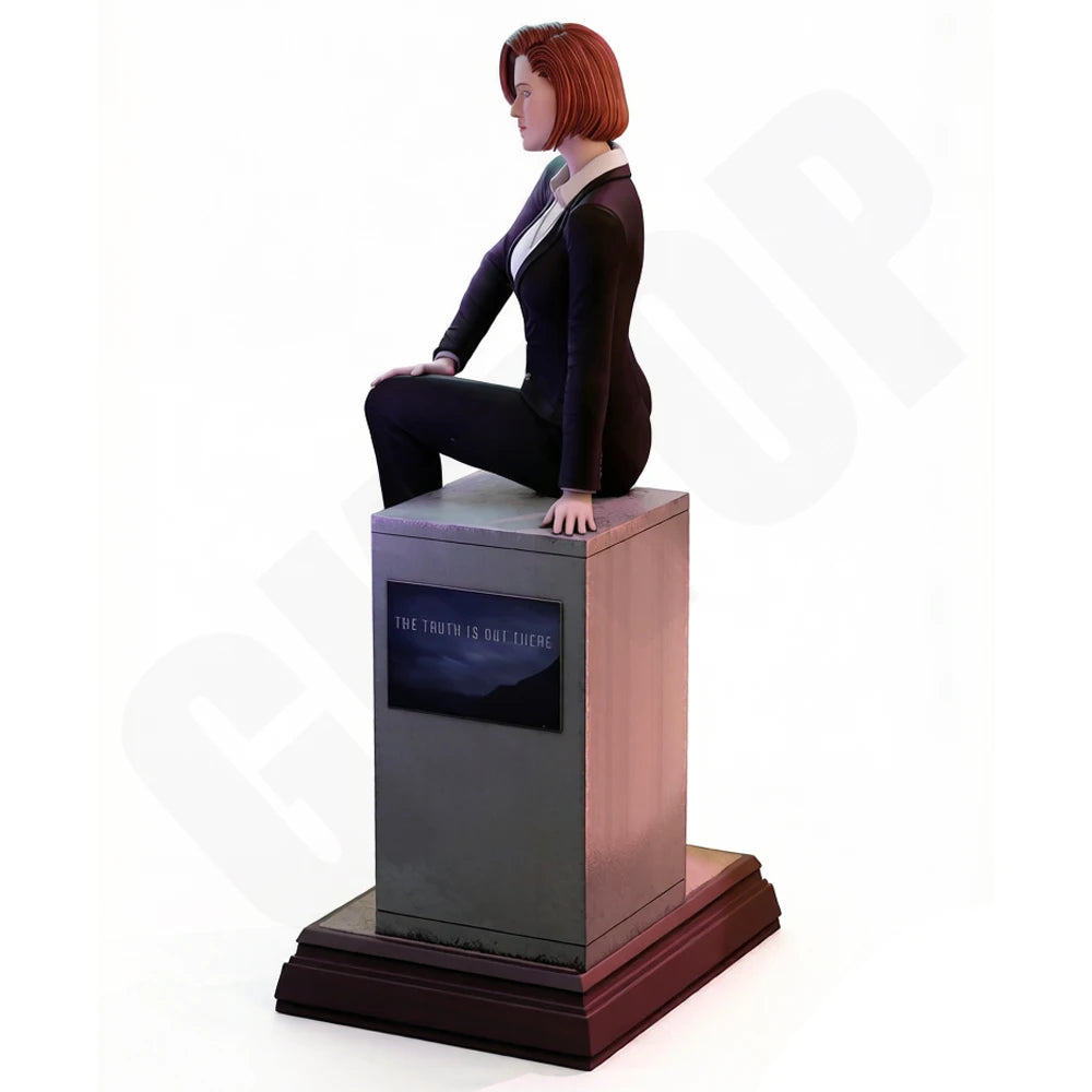 1/24 Office Suit Lady, Resin Model Figure Kit, Unassembled and Unpainted