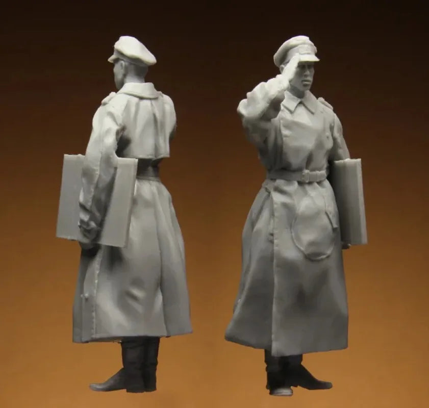 1/35 WWII German Female Officer, Resin Model Figure Kit, Unassembled and Unpainted