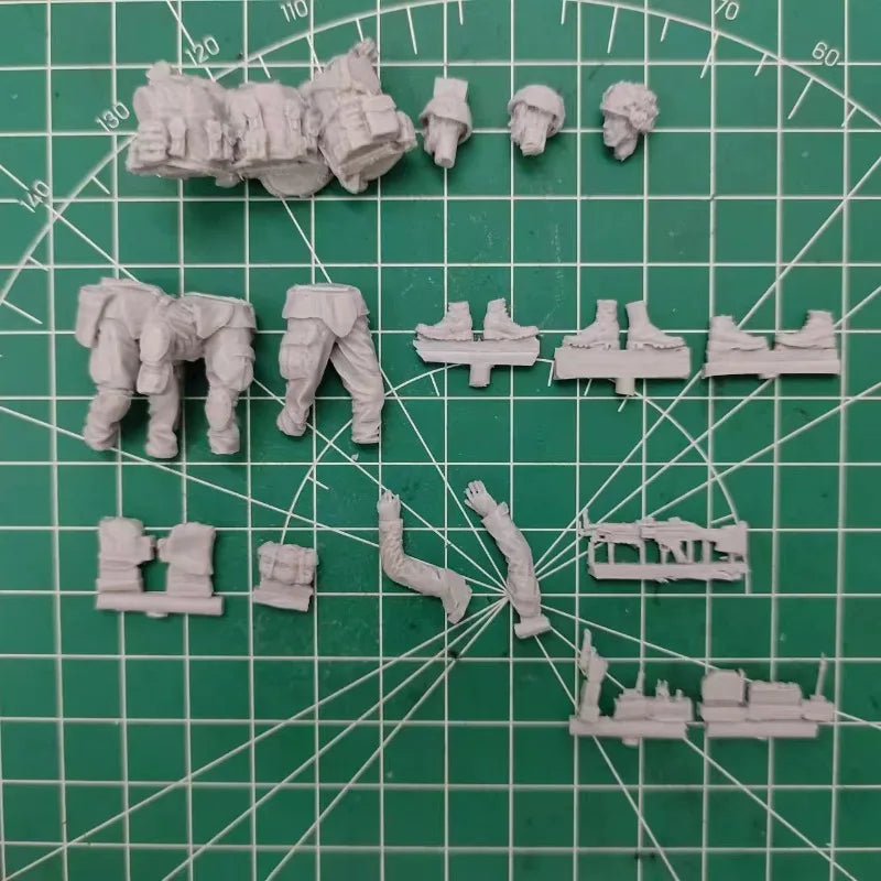 1/35 Modern US Tactical Soldiers, 3 Figures, Resin Model Figure Kit, Unassembled and Unpainted